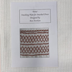 Petra -Smocking Plate